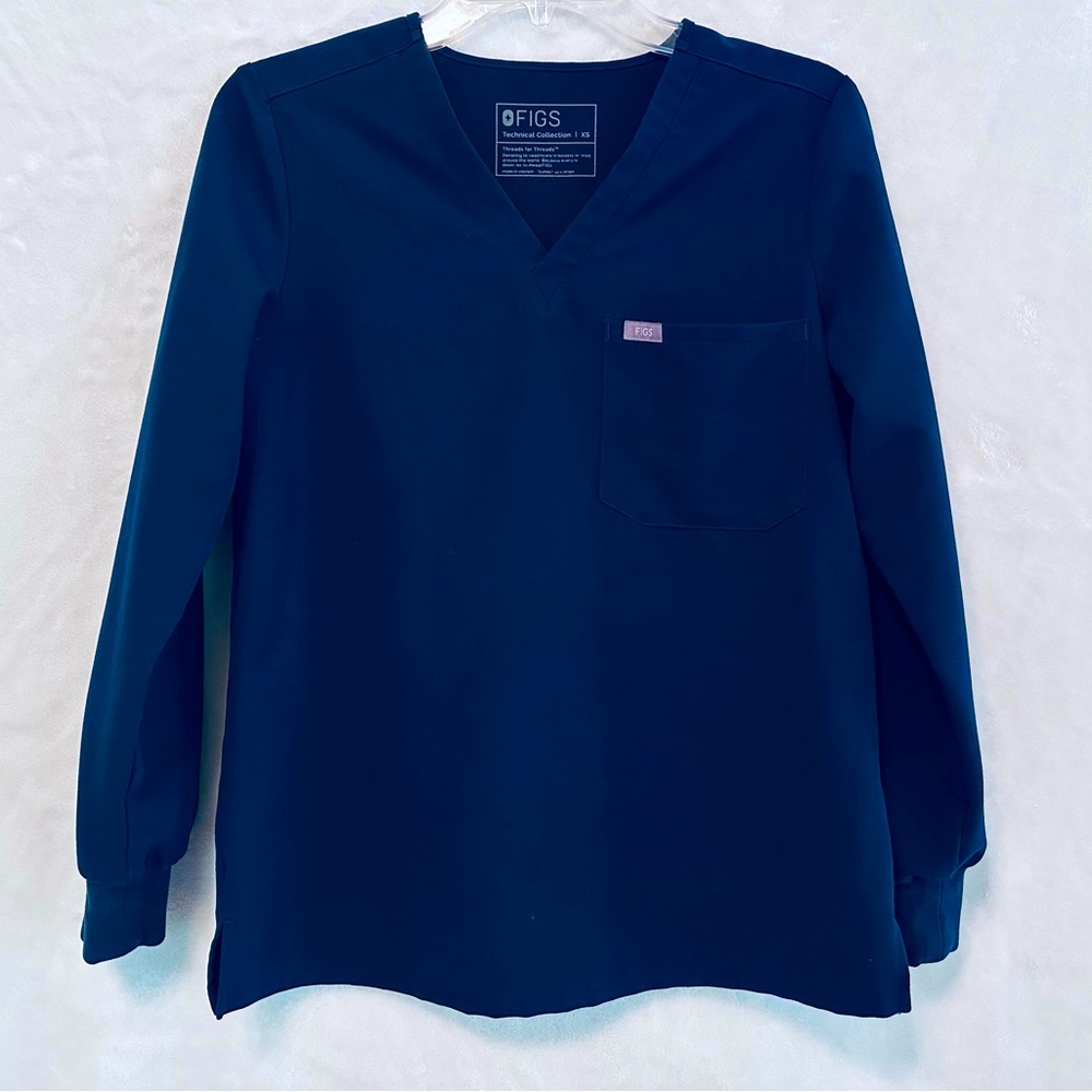 FIGS Catarina Long Sleeve One-pocket Scrub Top